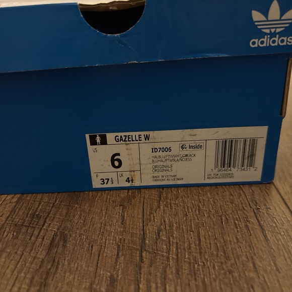 NEW WITH BOX adidas Gazelles - Picture 3 of 3